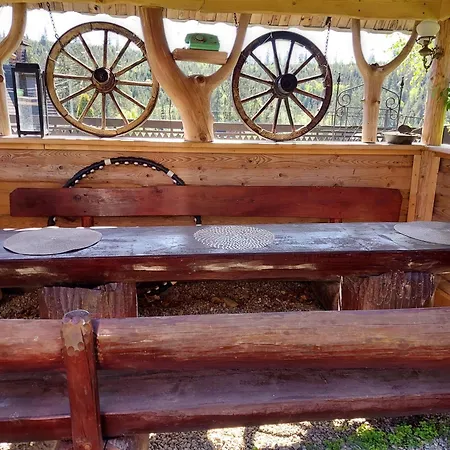 Gosciniec U Ani - Pod Wieza Widokowa Sky Walk, Nieopodal Szlakow Na Polane Rusinowa , Gesia Szyje, Polane Zgorzelisko , Tarasowke I Palenice Ciche Małe